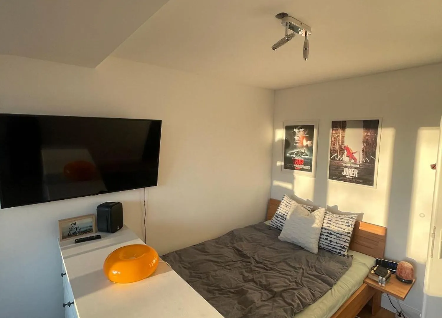 Moderne Zimmer In Koeln Lindenthal Cologne
